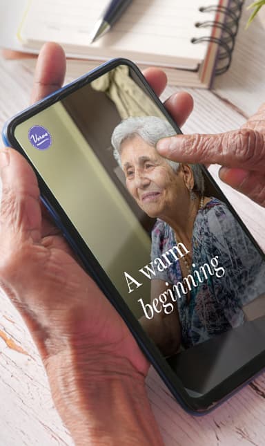 Verve senior resident smiling at dining table